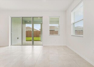 4008 NW 48th Ter Rd in Ocala, FL - Building Photo - Building Photo