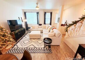 724 Kakala St in Kapolei, HI - Building Photo