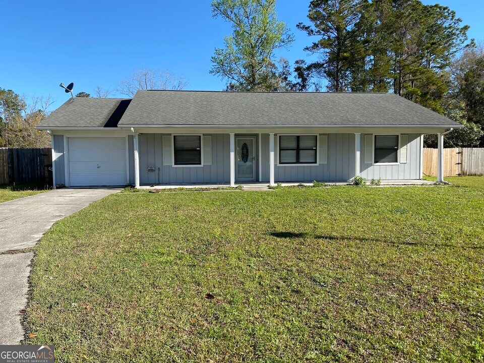 207 Tuscarora Ct in St. Marys, GA - Building Photo