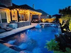 6317 Bear Lake Rd in Frisco, TX - Foto de edificio - Building Photo