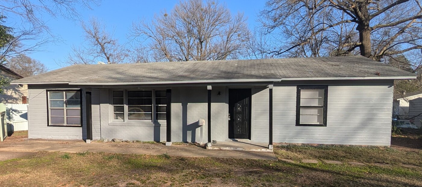 4022 Elizabeth St in Texarkana, TX - Building Photo