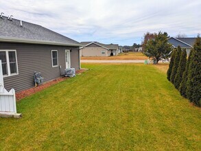 3816 Kensington Pl in Plover, WI - Building Photo - Building Photo
