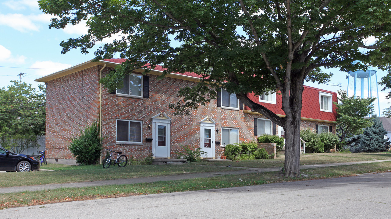 22 N Main St in West Alexandria, OH - Building Photo