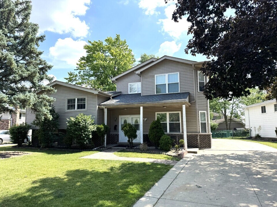 723 W Gettysburg Dr in Arlington Heights, IL - Building Photo