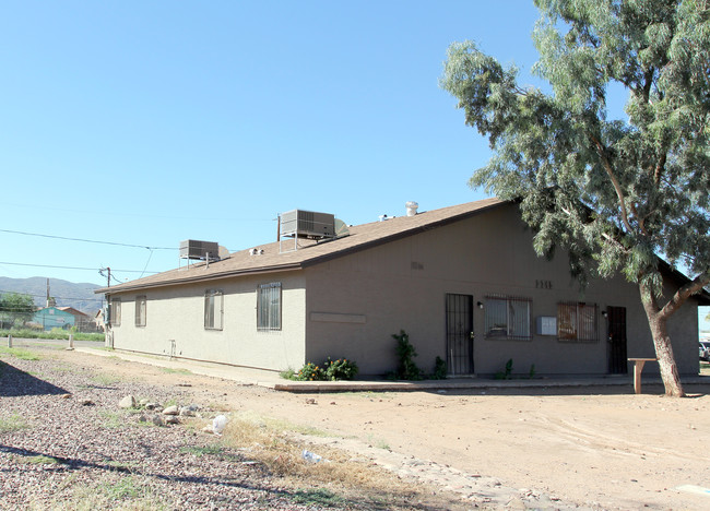 2749 E Chipman in Phoenix, AZ - Foto de edificio - Building Photo