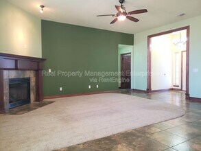 329 Madison Pl Dr in Moore, OK - Building Photo - Building Photo