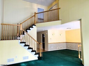 1802 Scarlett Dr in Hackettstown, NJ - Building Photo - Building Photo