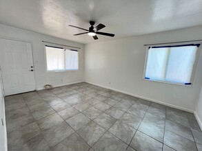 1615 Thelma Ln in Las Vegas, NV - Building Photo - Building Photo