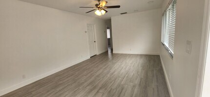 9077 W Highland Pines Blvd in Palm Beach Gardens, FL - Building Photo - Building Photo