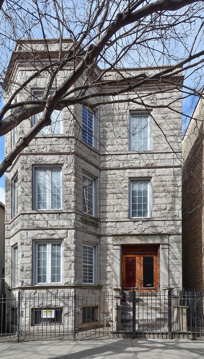 2836 N Sheffield Ave in Chicago, IL - Foto de edificio - Building Photo