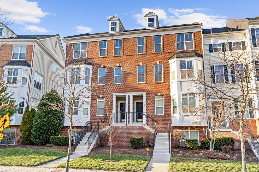5530 Capital Gateway Dr in Camp Springs, MD - Building Photo