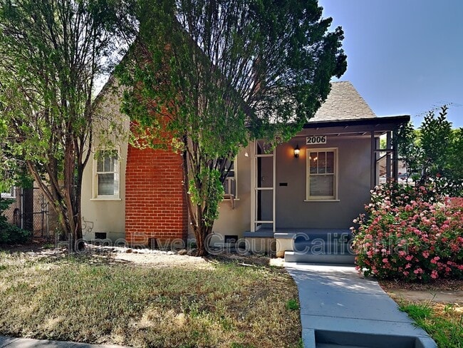 property at 2006 G St