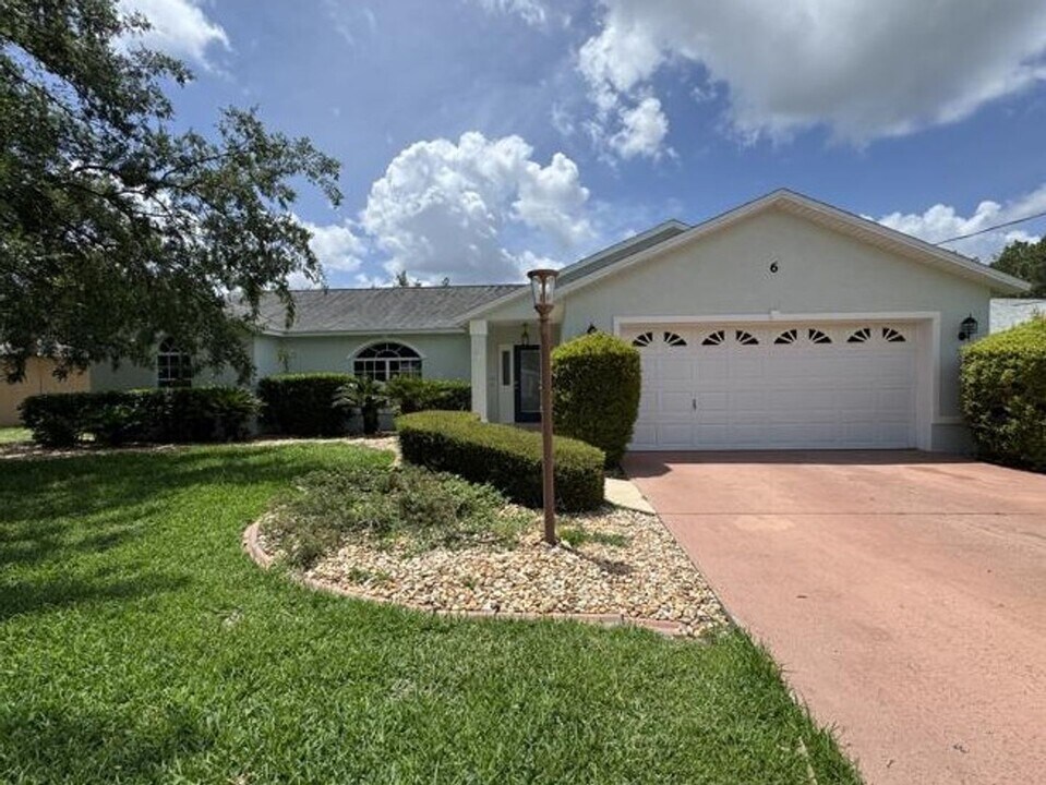 6 Wilson Pl in Palm Coast, FL - Building Photo
