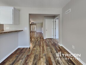 7572 Oxford Garden Cir in Apollo Beach, FL - Building Photo - Building Photo