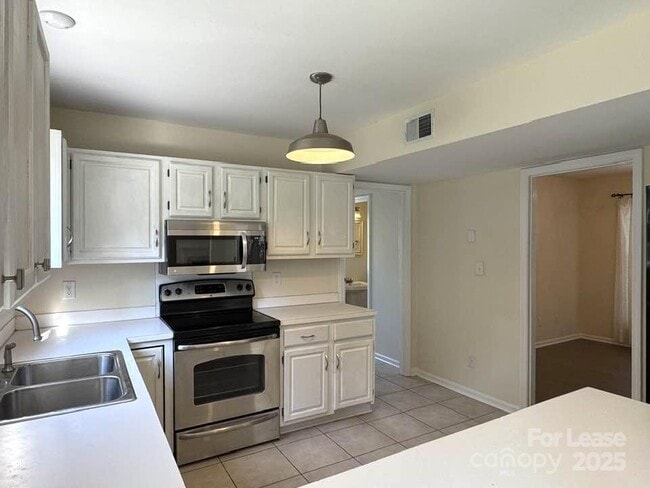 9037 Castlebay Dr in Charlotte, NC - Building Photo - Building Photo