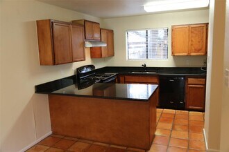 4 Deerfield Dr in Wimberley, TX - Building Photo - Building Photo