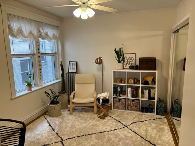 1750 Commonwealth Ave, Unit 5 in Boston, MA - Foto de edificio - Building Photo