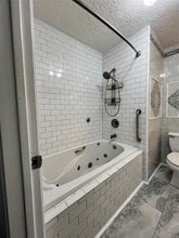 351 Lakeside Ln in Houston, TX - Building Photo - Building Photo