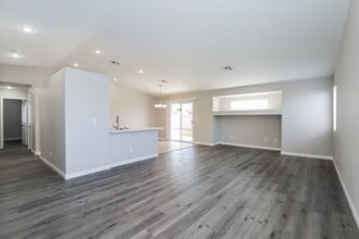 6675 Montezuma Castle Ln in North Las Vegas, NV - Building Photo - Building Photo