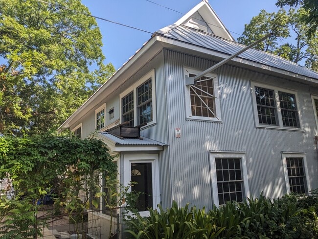 302 E 41st St in Austin, TX - Building Photo - Building Photo