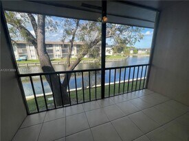 8051 S Colony Cir in Tamarac, FL - Building Photo