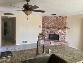 10429 Birthstone Dr in El Paso, TX - Foto de edificio - Building Photo
