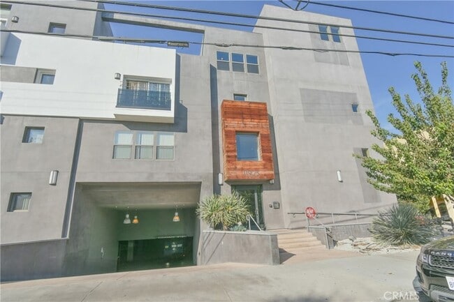 property at 11925 Kling St