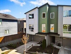 17905 35th Ave SE in Bothell, WA - Building Photo - Building Photo