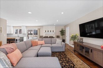 1915 Farmington Ct in Naperville, IL - Building Photo - Building Photo