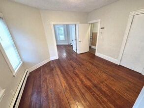 18 White Street Pl, Unit 1 in Somerville, MA - Building Photo - Building Photo