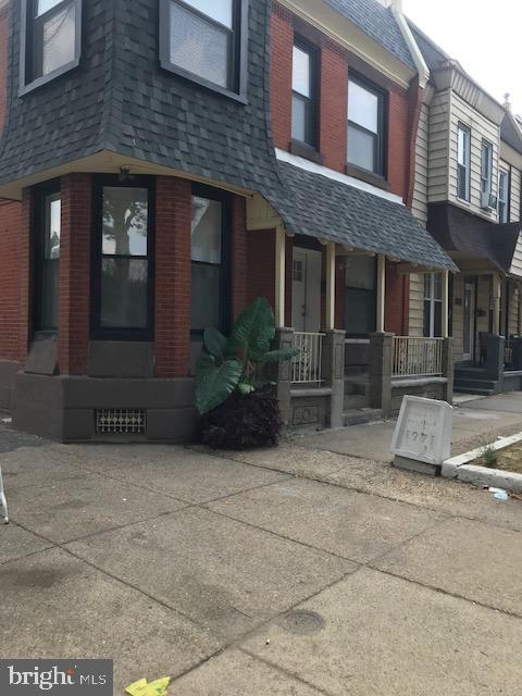 property at 1600 Rowan St