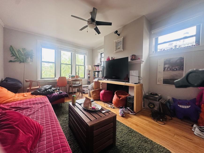 635 W Roscoe St in Chicago, IL - Building Photo