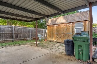 2425 Aquaduct Dr in Bedford, TX - Building Photo - Building Photo