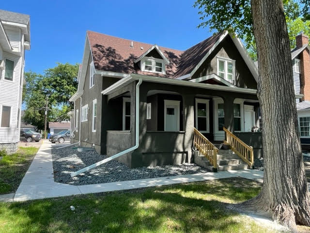 1105 5th Ave S, Unit 2 in Fargo, ND - Foto de edificio - Building Photo