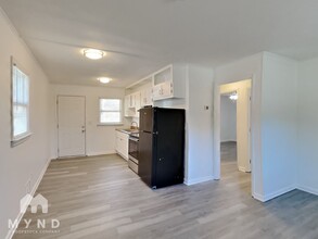 71 Sheila Ln in Powder Springs, GA - Building Photo - Building Photo