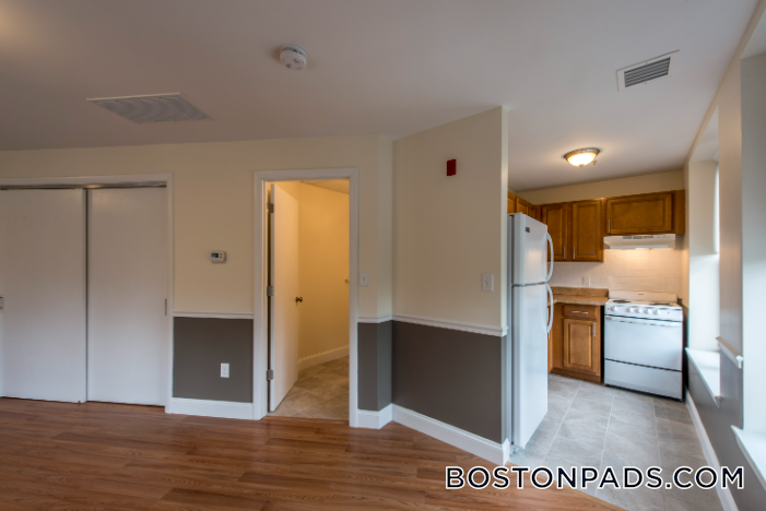 1126 Boylston St in Boston, MA - Building Photo