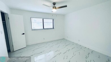1470 NW 22nd Ct in Fort Lauderdale, FL - Foto de edificio - Building Photo