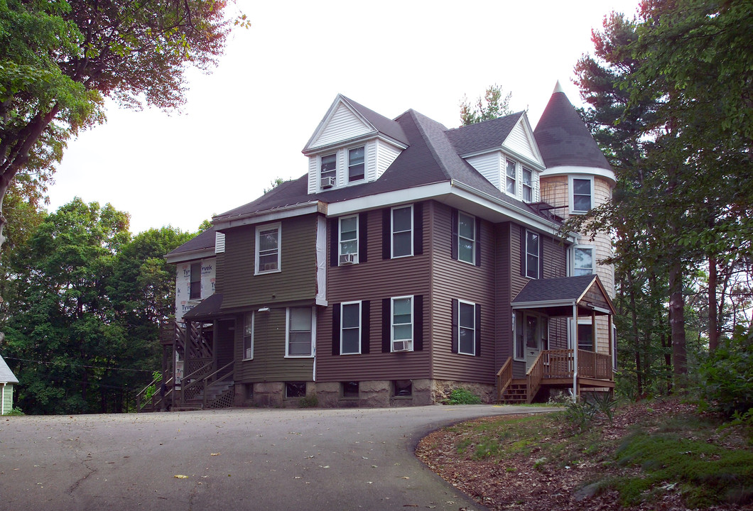 14 Maple Ave in Foxboro, MA - Foto de edificio