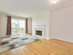 51 Forest Ave in Greenwich, CT - Building Photo - Building Photo