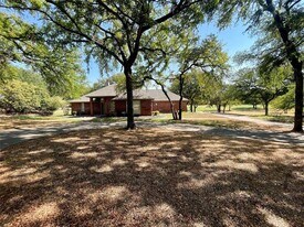 8701 Bellechase Rd in Granbury, TX - Building Photo