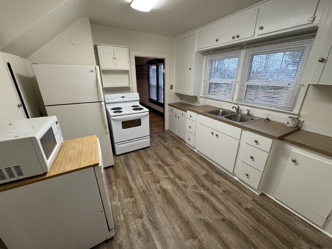 10440 SW 80th Ave in Portland, OR - Building Photo - Building Photo