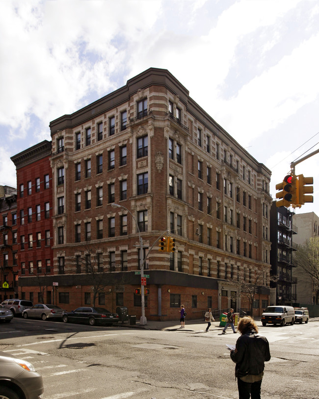 Sarah Powell Huntington House in New York, NY - Building Photo - Building Photo