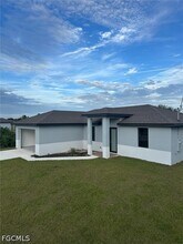 1051 Eisenhower Blvd in Lehigh Acres, FL - Building Photo - Building Photo