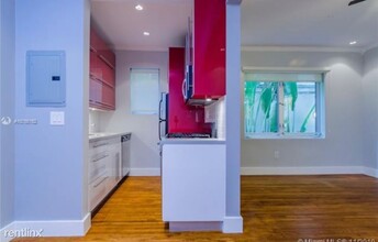 1751 James Ave in Miami Beach, FL - Foto de edificio - Building Photo