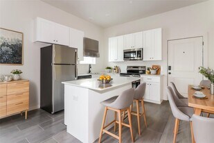 7806 Clearview St, Unit 1A in Houston, TX - Building Photo