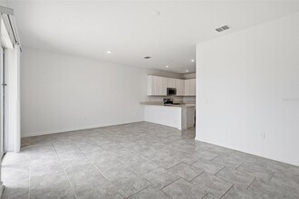 3303 Laurent Lp in Davenport, FL - Foto de edificio - Building Photo