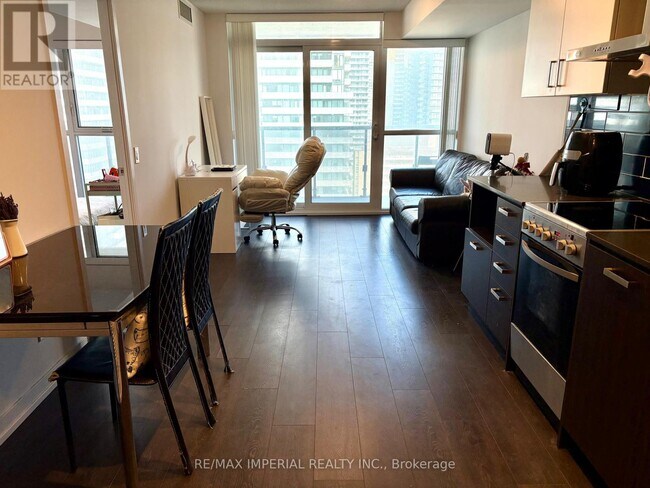 125-1125 Redpath Ave
