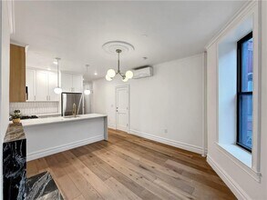 249 11th St in Brooklyn, NY - Building Photo - Building Photo