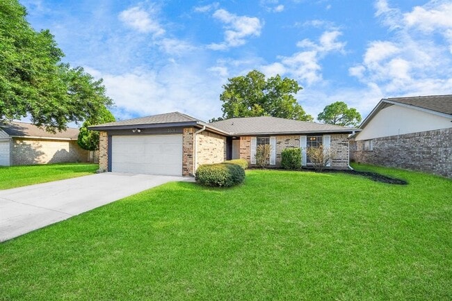 2318 Hearne Dr in Pasadena, TX - Foto de edificio - Building Photo