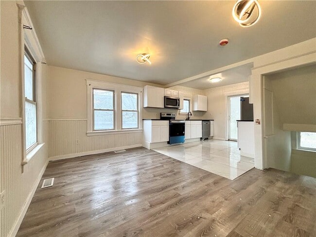 16 Boght Rd in Watervliet, NY - Building Photo - Building Photo